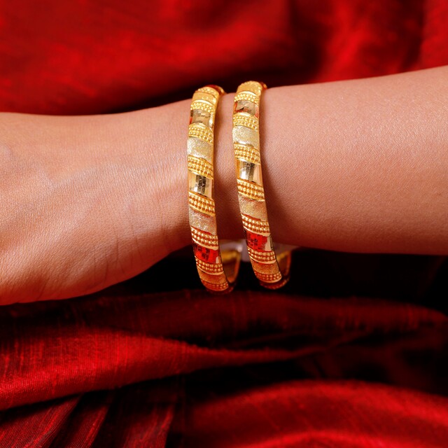 GUINEA GOLD BANGLE