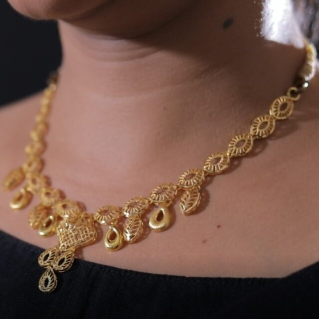 Gold necklace design hot sale within 15gm